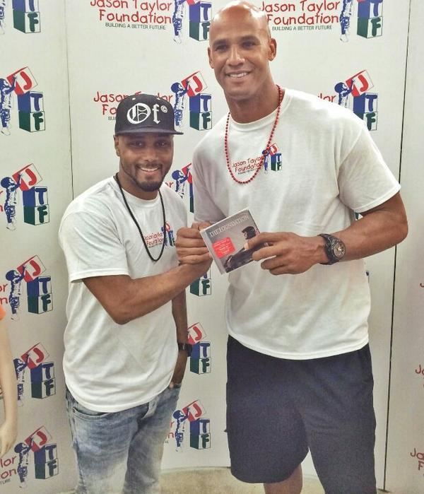 JTFoundation99's tweet image. Our friend @TeamTandy is replacing the mic and those keys for a paddle at JTs PingPong Smash on 11/3! #JTPPS