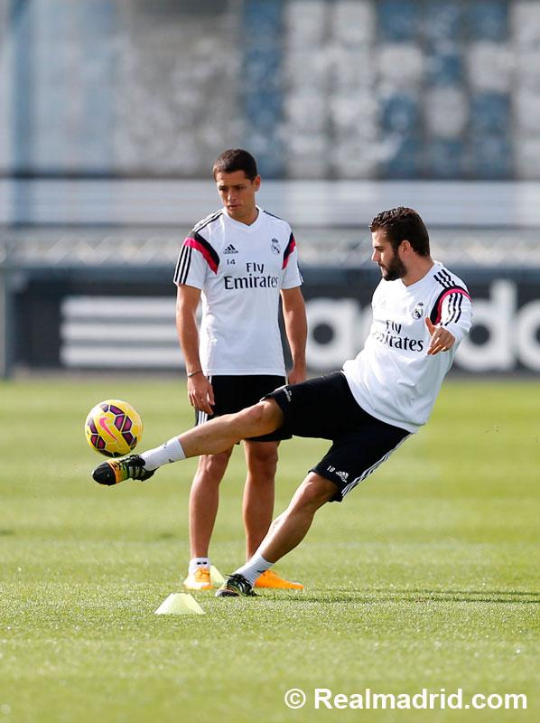 realmadrid's tweet photo. .@SergioRamos regresó al grupo en el primer entrenamiento de cara al partido ante el Barcelona #RealMadridvsFCB http://t.co/70MO0uPvJf