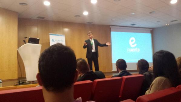 JaviHeLo's tweet image. &quot;El dinero nos hace sentir&quot; titulo de la ponencia de @manuhelnet woooo!!! #labclass @escuelainventa