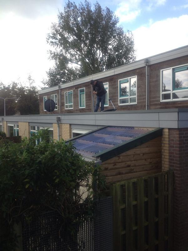 Wil je HD kwaliteit op je televisie? Ga dan voor een schotel, deze schotel staat op het dak.