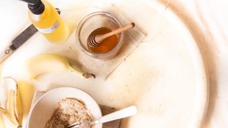 Preserve_Us's tweet image. Whip up a soothing banana &amp;amp; oat face mask with simple pantry staples! #PreserveWellness preserve.us/blog/wellness/…