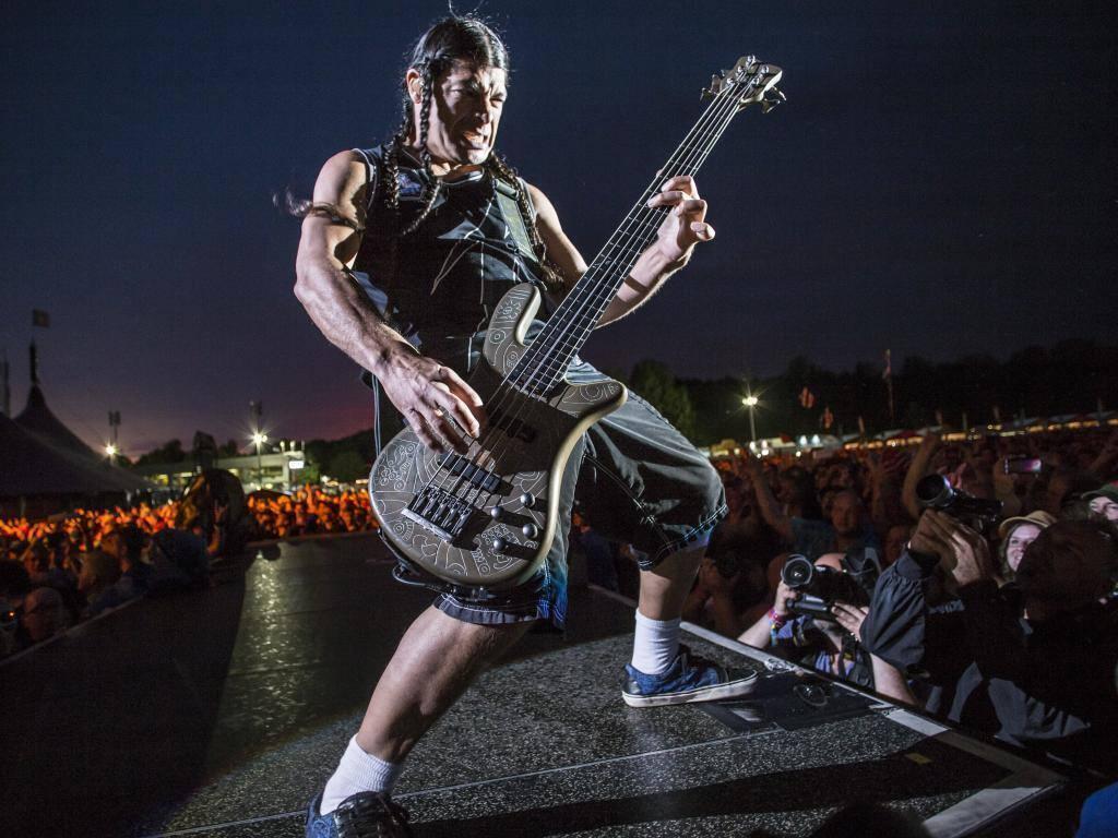 Hoy es el cumpleaños de Robert Trujillo, bajista de Metálica, a very happy 50th birthday Rob, YEAH!!. 