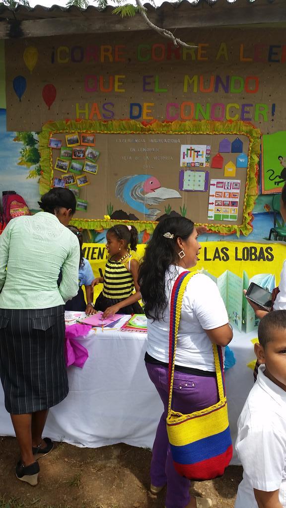 NataliaCovillaT's tweet photo. #fregionalobapta IE de las Z Loba intercambian experiencias @raulavellanedab @FormadoraMoral @ginaparody @agalindo_a http://t.co/IDkMQSZ1bI