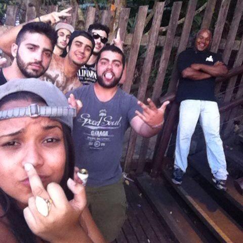 jhadycruuz's tweet photo. Vemmmm todo mundo... Ate voceeee segurança 😂😂😂👌👌👌 #wtf #quandofoiisso #eitagiovanna #que http://t.co/lVol6yOwTT