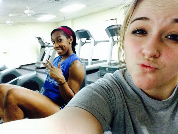 Kenzieee_96's tweet photo. #WorkoutHour 💪🏃 @Leee_Wanda http://t.co/TVpk5CsZfL