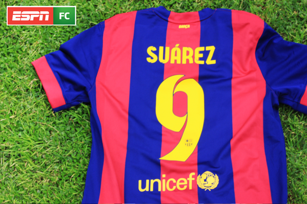 ESPNFutbolClub's tweet photo. [Concurso - AR, CO, CL, UY, BO, PY, EC] #CamisetaSuárezFC ¡Seguinos y dale RT a este tweet para participar! http://t.co/FlG031jT70