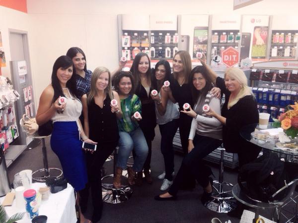 Ponderela's tweet photo. Its a blessing when you look forward seeing your peers ty @MaynaNevarez @RadioShack #giftsmart http://t.co/ee5RJ23upt
