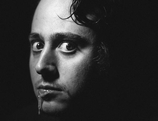 está un poco loco y ha venido a darlo todo: su libro no es que inspire, abre portales mentales bit.ly/1tOnMRo