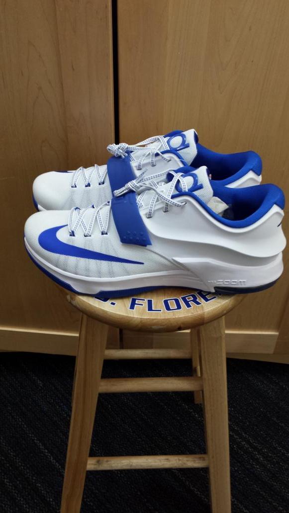 kentucky basketball shoes