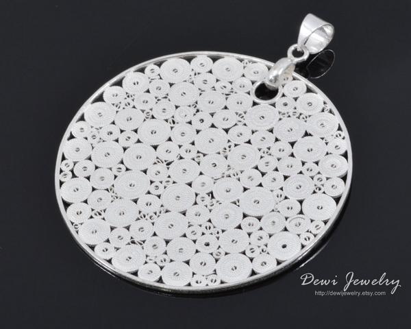 BaliLotusTour's tweet photo. Sterling Silver Filigree Round Infinity Pendant by #DewiJewelry (65.50 USD) at October 24, 2014 at 12:51AM #dewij... http://t.co/L8omeg4q3q