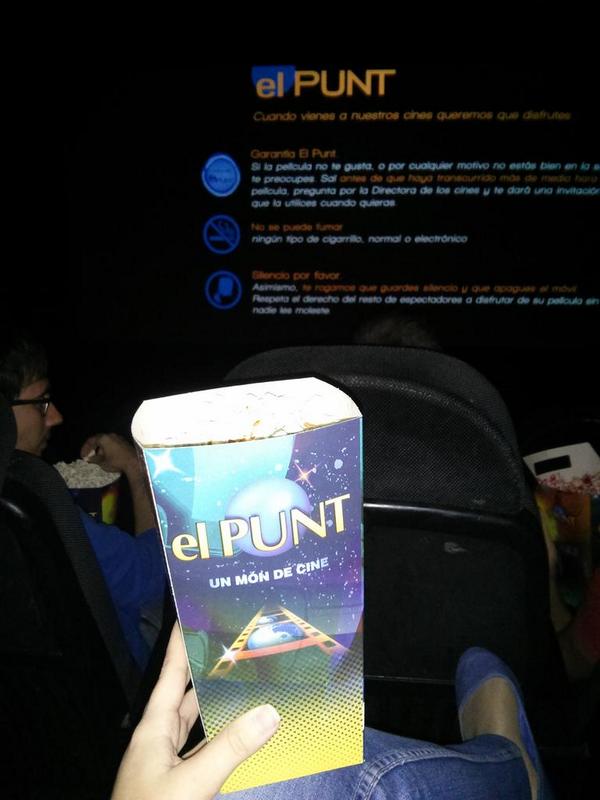 zaiida22's tweet photo. Una d cine http://t.co/t2DZvF7qMW