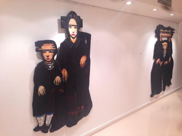meneksegulben's tweet photo. Wood meets Art. Baris Cihanoglu's new artshow "Ash" @galleryilayda tonight. #bariscihanoglu http://t.co/6hldjAAtow