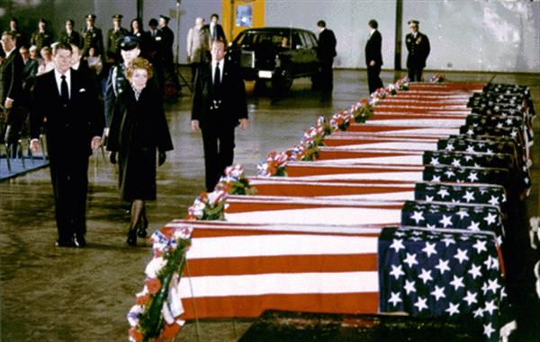 debrajjenkins's tweet photo. Remembering those killed in 1983 Beirut Barracks bombing
220 Marines, 18 Sailors & 3 Soldiers
#SempFi #Beirut http://t.co/YozL8mHXQy