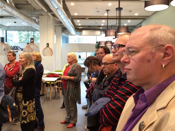 NwWstXprss's tweet image. Mooi gidsje en gezellige middag @nwopen :) "@NieuwWest: Mooi boekje gelanceerd met de schatten van Nieuw-West Open! http://t.co/ya0ONILUq3"