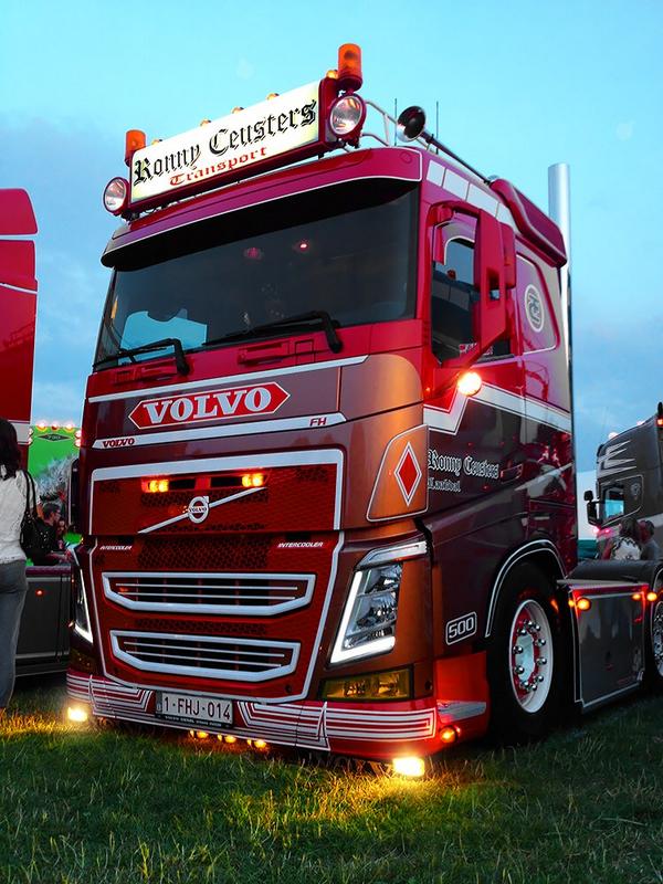 autophotives's tweet photo. @OnlyWayIsDutch A remastered repost, but I do not care. Good night al you lovely Twitter people. #ronnyceusters http://t.co/aIcQAS7PhX