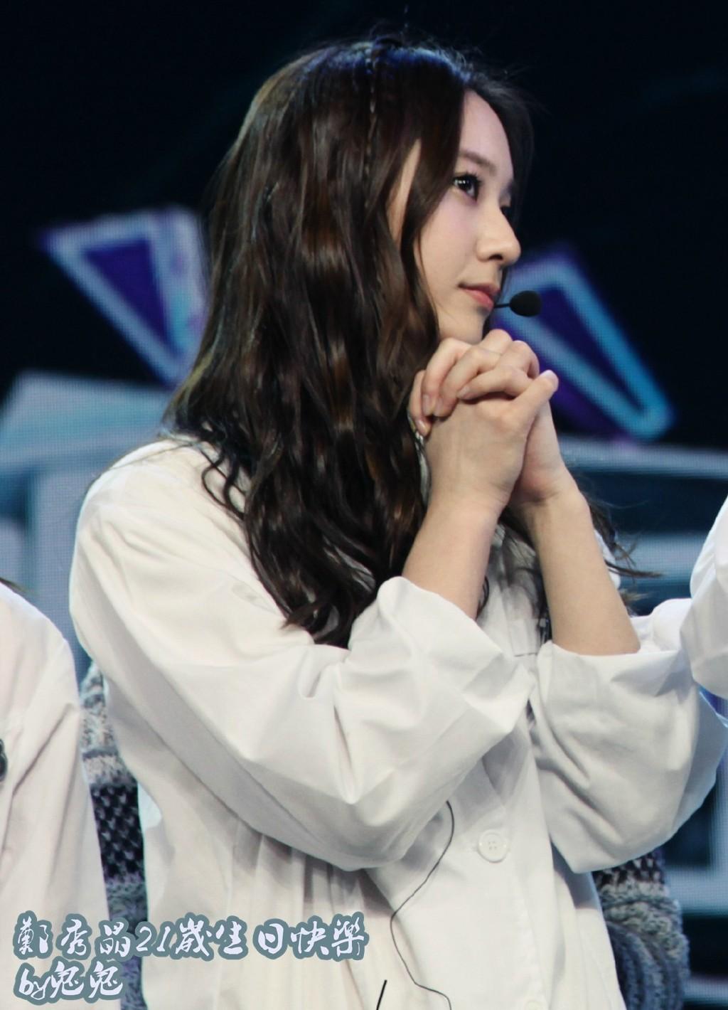 Happy birthday to F(x) Krystal Jung !! :D keep healthy, be more success, and God bless you  
