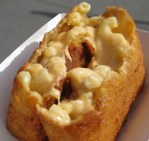 thesvaad's tweet photo. Deep fried Mac and cheese. Yummy! #foodporn http://t.co/cICaKkqQcb
