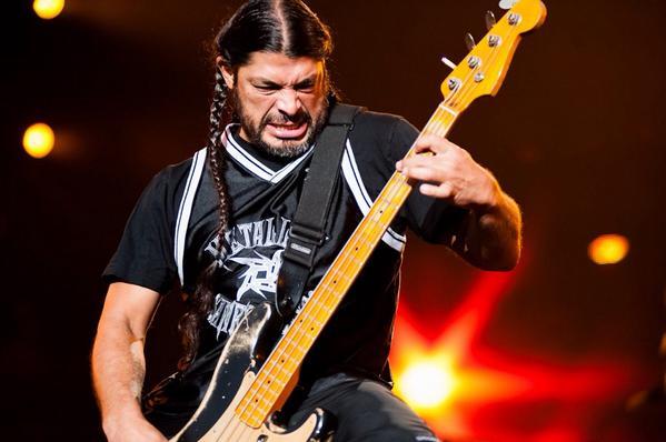 Happy 50th birthday to metallicas robert trujillo \m/ 