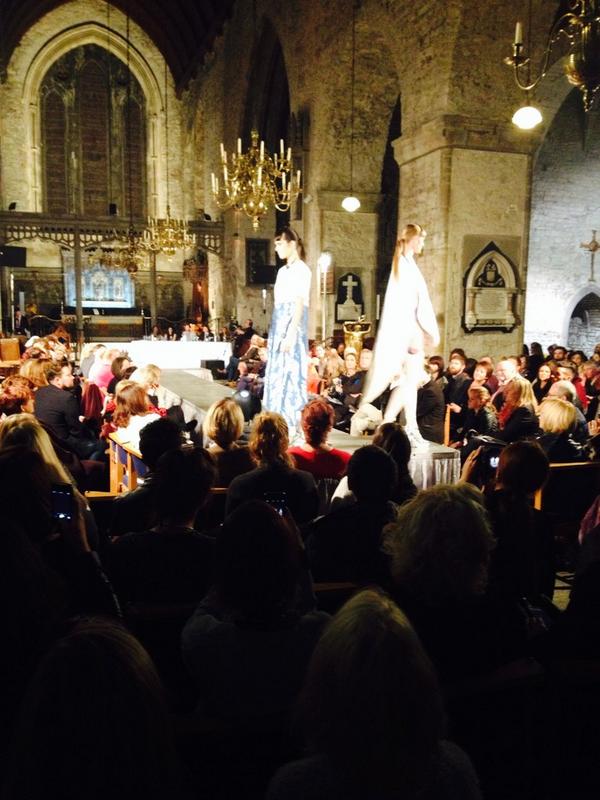 LimerickIFSA's tweet photo. Capacity audience, innovation in design #LimerickStudentAwards @Limerick2014 @brownthomas http://t.co/bRmjS3Qz8L
