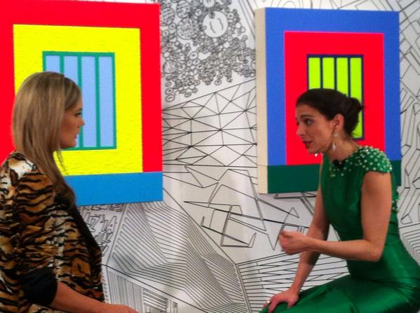 galeriasenda's tweet photo. A punto de abrir #ARTBO2014 se improvisa un plató junto a Peter Halley @EvaReyB y Paz Gaviria @CanalRCN @artboonline http://t.co/hMwkIDEwrU