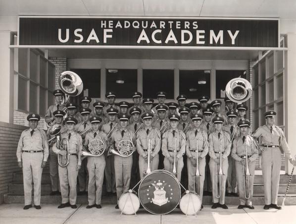 Our #throwbackthursday is about a 1955 member who wrote @AF_Academy Fight Song! usafacademyband.af.mil/news/story.asp…
