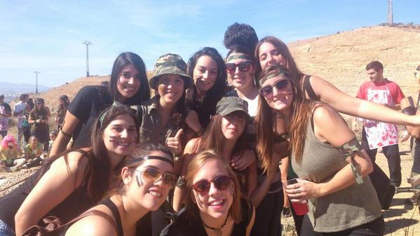 AnnaLpez17's tweet photo. Periodismo #Novatadas2014 Veteranas guapas ♥ http://t.co/dPX1NLaSux