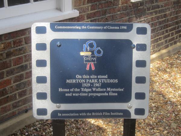 stephenhuws's tweet image. For Sale: ex-film studio and birthplace of Surrey's answer to King Kong. Yours for£1.35 million