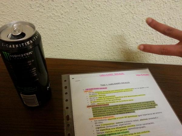 jules_kastiis's tweet photo. Empiezan las noches en filo con @Nasimtj http://t.co/t9Es6dOc97