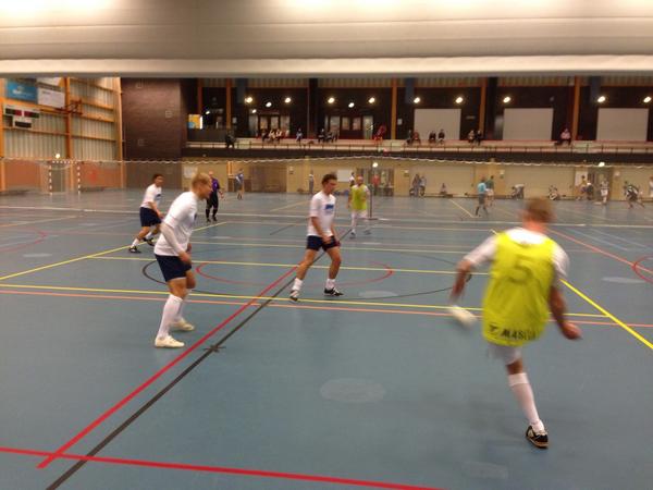 StichtingHZVC's tweet photo. Vandaag werd er weer gespeeld in de Hoofdklasse en 1e klasse. Veel spektakel en spannende wedstrijden http://t.co/kBBLdl5giI