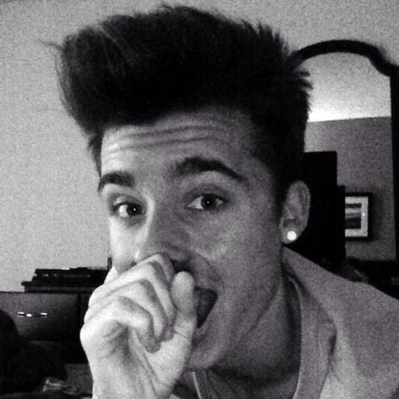 ArmyWeeklychris's tweet image. I have missed you a lot 👀