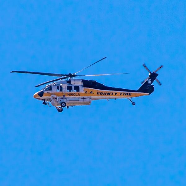 4perf35's tweet photo. .@LACoFireAirOps - #Copt16 #Sikorsky #S70A #Firehawk flies over #SantaClarita after assisting w/Cherry Canyon fire. http://t.co/IoBAwQ13iW
