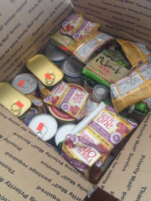 miraclekatt's tweet image. My parents are amazing. I have no food, so this makes me so happy. 😂 #thesupport #life #food #bestgift