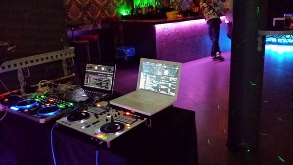 DjColemanMadrid's tweet photo. Todo ready en @salabellagio #FunkySuite mini cabina nueva! http://t.co/bQkEUjavRy