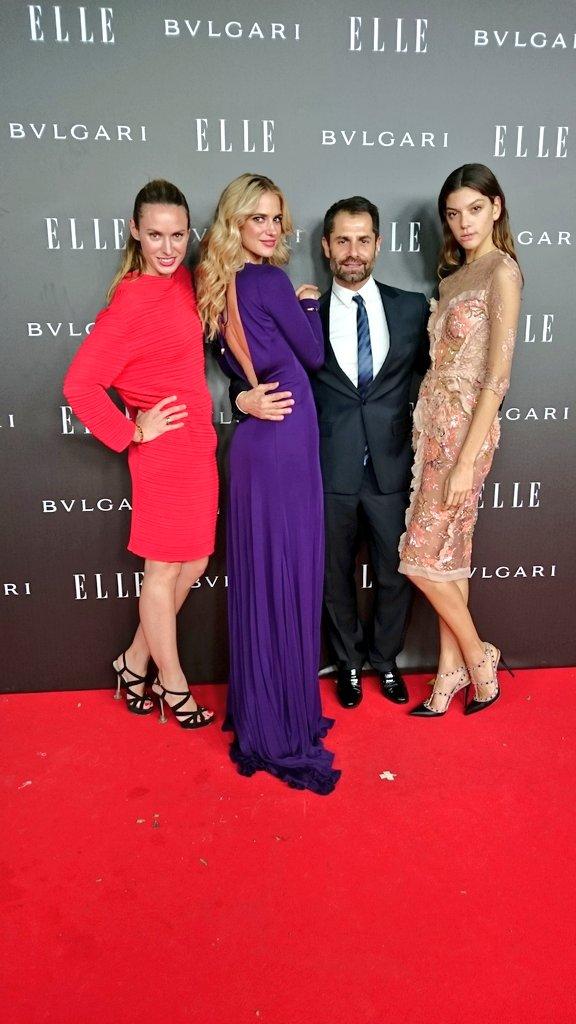 elle_es_live's tweet photo. @martaortizp @teresabaca1 @stefizichy preparadas para #ELLEwishnight con @lierac_esp http://t.co/bYHGzNrJIs