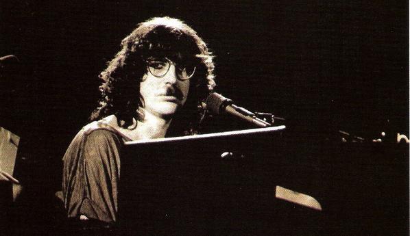 lo saludamos a #CharlyGarcia en su cumpleaños.