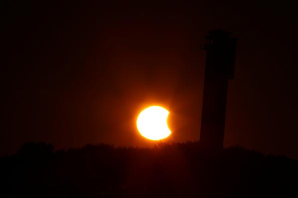 JenionTyson's tweet image. Eclipse today on Sullivan's Island
#eclipse #chs #postandcourier
