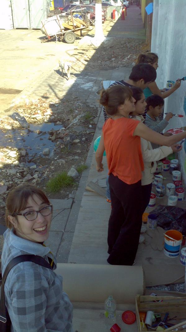 PintandoFuturo's tweet photo. Actividad en la villa 1 11 14 pintando un mural con los chicos!!! http://t.co/k6XCSiQiuM