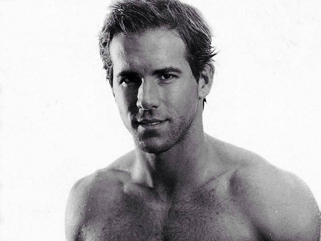I share a birthday with this hunk of man! Happy Birthday Ryan Reynolds!! 