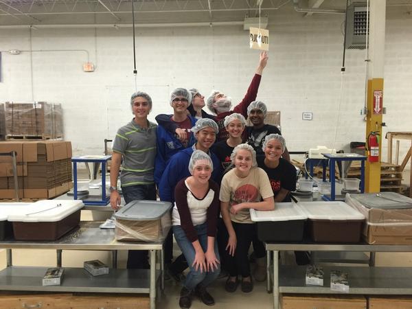 bginteract's tweet photo. Packing food at Feed My Starving Children! @fmsc_org #showmedjibouti #onebg http://t.co/TQUlDBjvK0