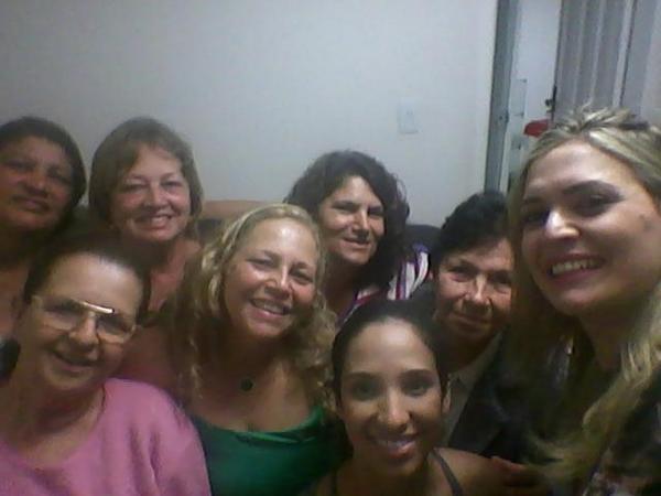 Cris12Maciel's tweet photo. Célula abençoada mulheres rompendo portas http://t.co/C9U3H8gdzO