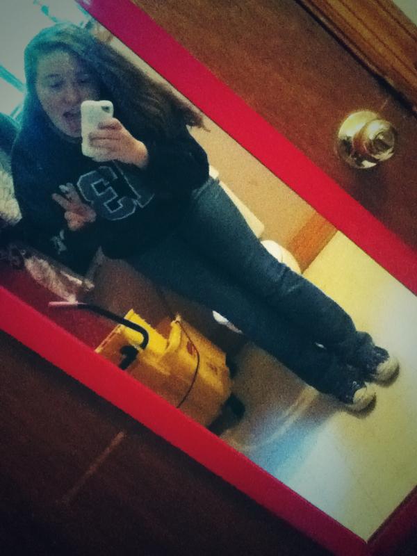 crimson_fever's tweet photo. Selfie because I'm a white girl✌💁💥 #selfiecentral #selfie #whitegirl #converse http://t.co/Mv69Eu8Tx6