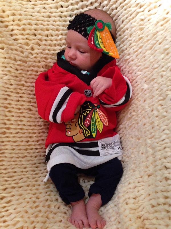 PaigeAn's tweet photo. Ava Mae's first @NHLBlackhawks season! @CSNChicago #youngestfan #4weeksold http://t.co/LC5QNLgf82