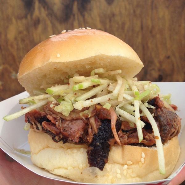 Just inhaled a pulled pork sandwich from <a href="/Bluebonnetbbq/">Bluebonnet bbq</a> at the <a href="/MelbFestival/">Original GPTster</a> pop up - insanely good! #Texasstyle