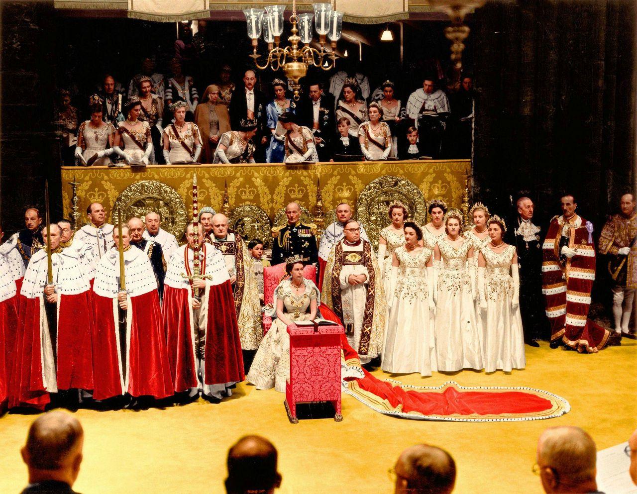 Картинки по запросу królowa elżbieta ii koronacja