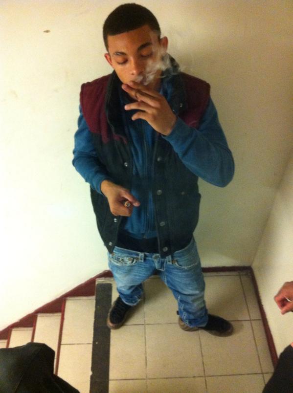 CapoHmf's tweet photo. Am smoking dope http://t.co/fWZJIRMw02