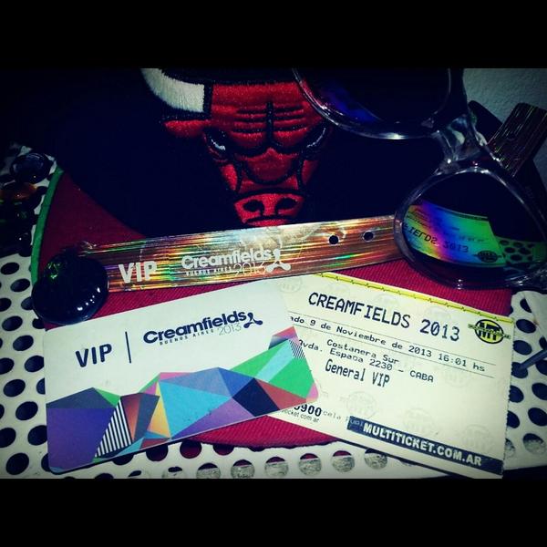 marceivan94's tweet photo. #TbT #Creamfields2013 vamos por la de este año!!! http://t.co/MZP7OF8Fi8