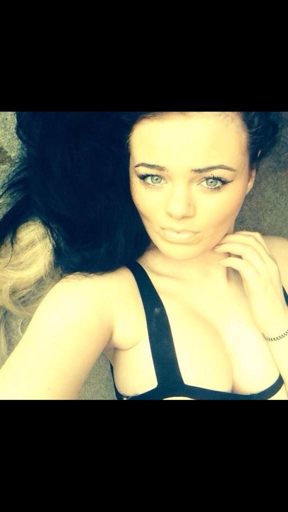 FindomReview's tweet photo. ALL SUBS PLEASE BEWARE THIS ACCOUNT ❌❌❌❌ @BratyyPrincesss 
She will change her Twitter name soon after this #findom http://t.co/q7KVNu9r8p