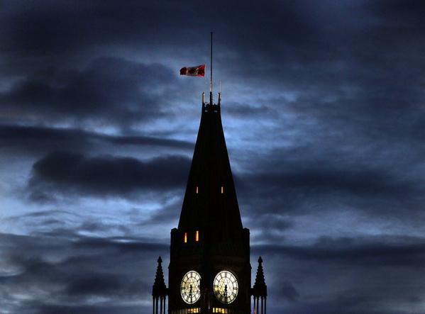 And this photo of Parliament from Wednesday night by @RussellPhotos, which I missed at the time, is beautiful: