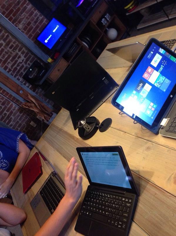 ooohnelle's tweet photo. #microsoftholiday #swag http://t.co/uPkCCk73lS