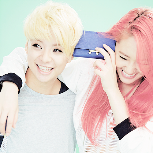 petite_taeng's tweet photo. #HappyKrystalDay ♥ http://t.co/virYyVTs3C